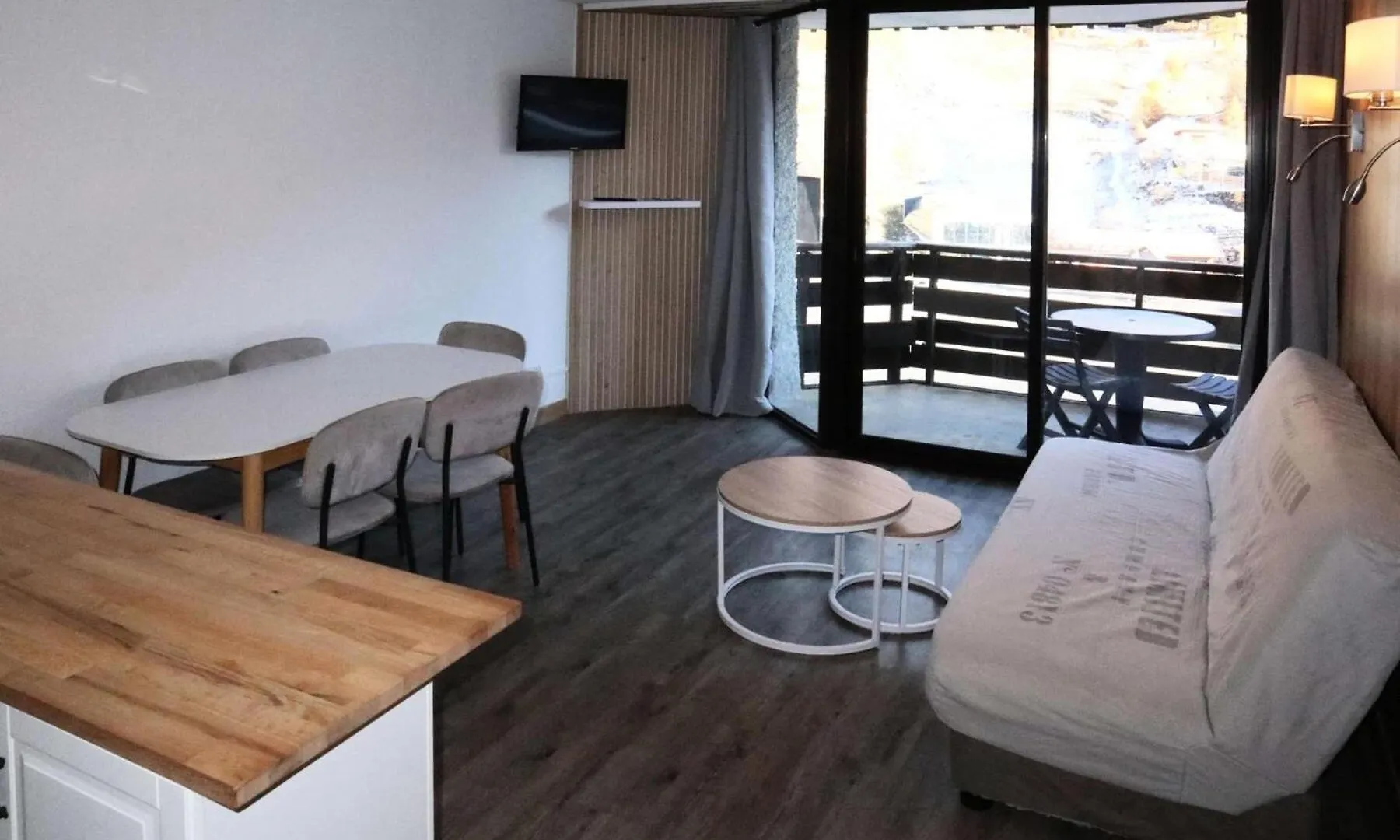 Residence Les Carlines - 2 Pieces 6 Personnes Vue Piste Mae-2284 contacts